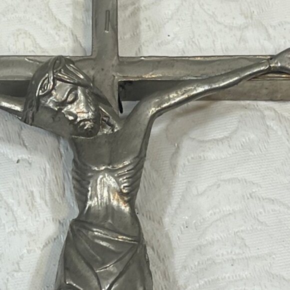 VTG Silver Tone Metal Jesus on Cross Crucifix Wall Hanging Religious 7.75"x4.5" - Picture 11 of 16